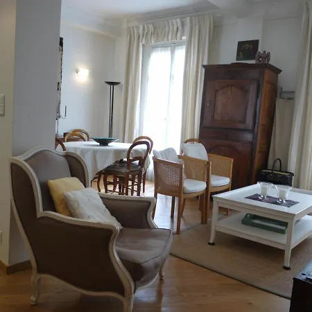 Rossini 1 - A Spacious One Bedroom In Central * Nice